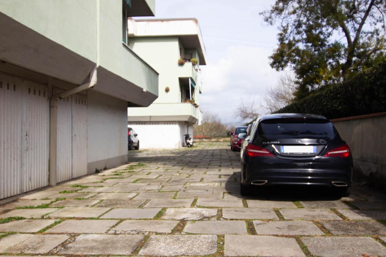 1Km Dalla Torre Appart. Con Balcone E Posto Auto Pisa Kültér fotó